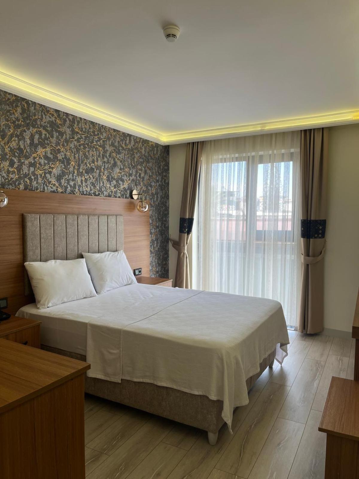 Golden Lux Hotel Antalya Exterior photo